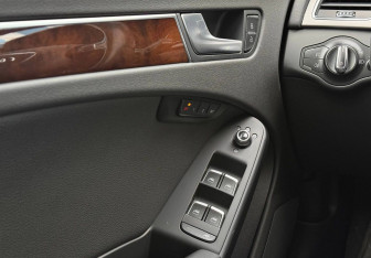 Подержанный автомобиль Audi A4 allroad 2012 года (17 фото)