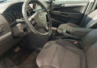 Подержанный автомобиль Opel Zafira Compactvan 2011 года (10 фото)