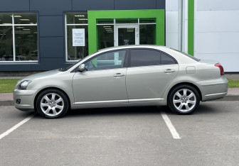 Подержанный автомобиль Toyota Avensis Sedan 2006 года (8 фото)