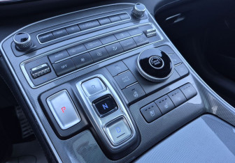 Подержанный автомобиль Hyundai Santa Fe 2020 года (16 фото)