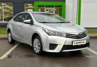 Подержанный автомобиль Toyota Corolla Sedan 2014 года (3 фото)