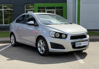 Подержанный автомобиль Chevrolet Aveo Sedan 2013 года (3 фото)