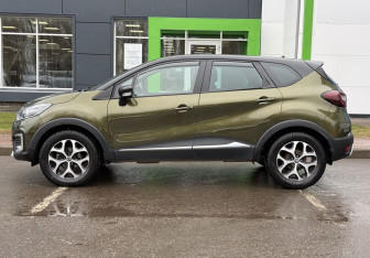 Подержанный автомобиль Renault Kaptur 2016 года (8 фото)