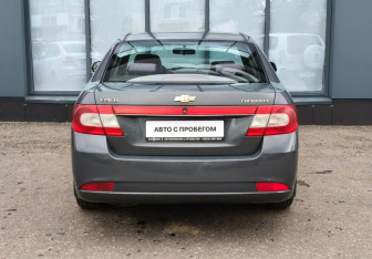 Подержанный автомобиль Chevrolet Epica 2011 года (7 фото)