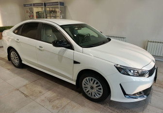 Подержанный автомобиль Kaiyi E5 2024 года (4 фото)