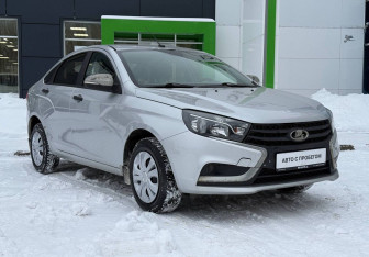 Подержанный автомобиль LADA (ВАЗ) Vesta Sedan 2016 года (3 фото)