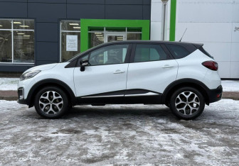 Подержанный автомобиль Renault Kaptur 2020 года (7 фото)