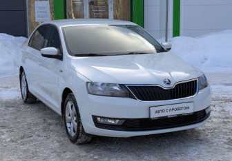 Подержанный автомобиль Skoda Rapid Liftback 2019 года (3 фото)