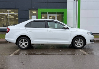 Подержанный автомобиль Skoda Rapid Liftback 2019 года (4 фото)