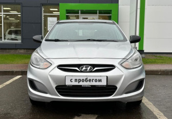 Подержанный автомобиль Hyundai Solaris Hatchback 2012 года (2 фото)