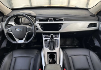 Подержанный автомобиль Geely Atlas 2019 года (10 фото)