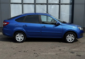Подержанный автомобиль LADA (ВАЗ) Granta Liftback 2020 года (6 фото)