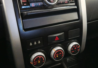Подержанный автомобиль Nissan X-Trail 2010 года (13 фото)