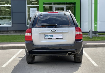 Подержанный автомобиль Kia Sportage 2006 года (6 фото)