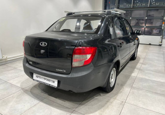 Подержанный автомобиль LADA (ВАЗ) Granta Sedan 2015 года (8 фото)