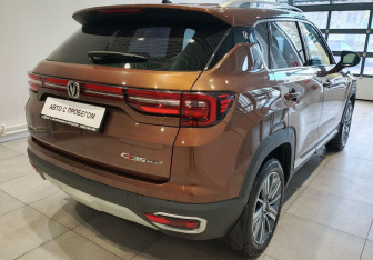 Подержанный автомобиль Changan CS35PLUS 2019 года (5 фото)