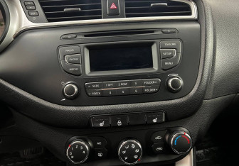 Подержанный автомобиль Kia Ceed Hatchback 2018 года (13 фото)