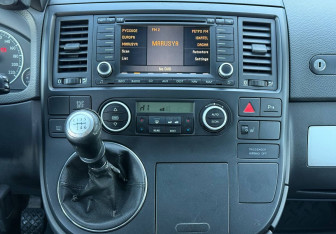 Подержанный автомобиль Volkswagen Multivan 2008 года (15 фото)