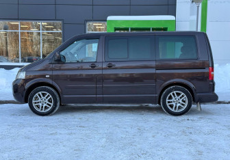 Подержанный автомобиль Volkswagen Multivan 2008 года (8 фото)