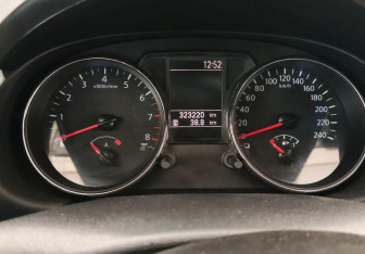 Подержанный автомобиль Nissan Qashqai 2011 года (13 фото)