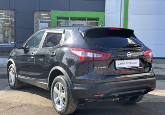 Подержанный автомобиль Nissan Qashqai 2016 года (7 фото)