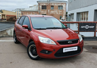 Подержанный автомобиль Ford Focus Hatchback 2009 года (3 фото)