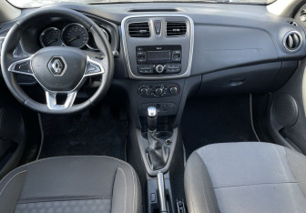 Подержанный автомобиль Renault Logan Sedan 2021 года (9 фото)
