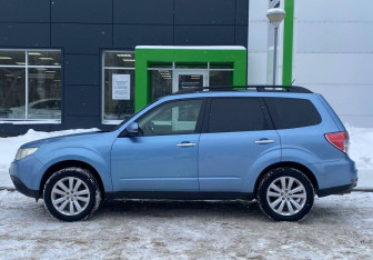 Подержанный автомобиль Subaru Forester Suv 2011 года (7 фото)