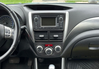Подержанный автомобиль Subaru Forester Suv 2011 года (14 фото)