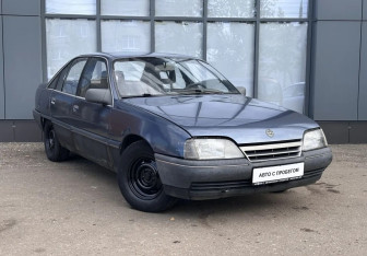 Подержанный автомобиль Opel Omega Sedan 1988 года (3 фото)