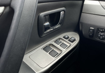 Подержанный автомобиль Mitsubishi Pajero 2014 года (18 фото)