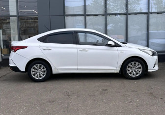 Подержанный автомобиль Hyundai Solaris Sedan 2021 года (7 фото)