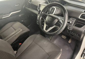 Подержанный автомобиль Suzuki Solio 2017 года (9 фото)