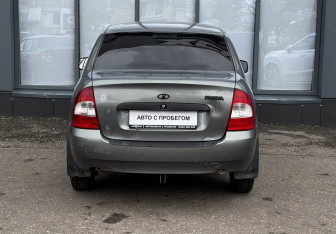 Подержанный автомобиль LADA (ВАЗ) Kalina Sedan 2010 года (8 фото)