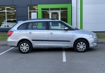 Подержанный автомобиль Skoda Fabia Wagon 2011 года (4 фото)
