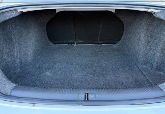 Подержанный автомобиль Volkswagen Jetta Sedan 2009 года (15 фото)