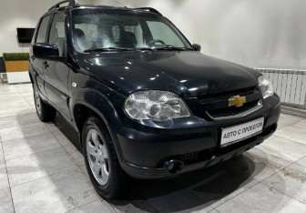 Подержанный автомобиль Chevrolet Niva 2012 года (2 фото)