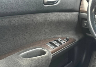 Подержанный автомобиль Nissan Teana 2012 года (14 фото)