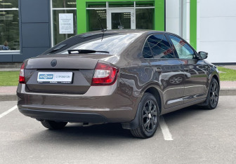 Подержанный автомобиль Skoda Rapid Liftback 2018 года (5 фото)