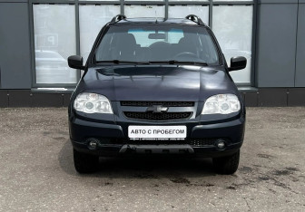 Подержанный автомобиль Chevrolet Niva 2013 года (2 фото)