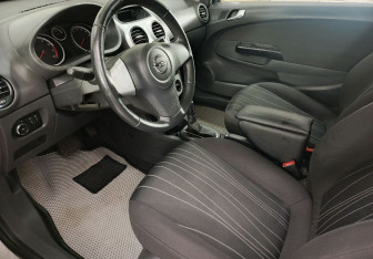 Подержанный автомобиль Opel Corsa 2010 года (12 фото)
