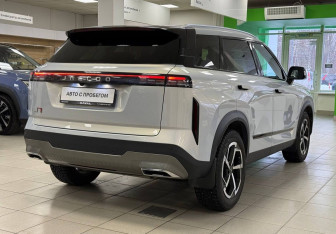 Подержанный автомобиль Jaecoo J7 2024 года (5 фото)