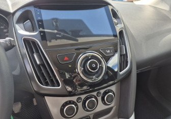 Подержанный автомобиль Ford Focus Hatchback 2011 года (14 фото)