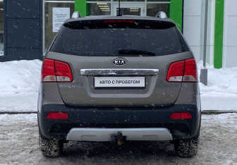 Подержанный автомобиль Kia Sorento 2012 года (5 фото)