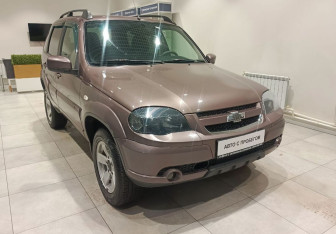 Подержанный автомобиль Chevrolet Niva 2018 года (3 фото)
