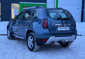 Подержанный автомобиль Renault Duster 2015 года (7 фото)