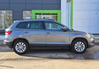 Подержанный автомобиль Skoda Karoq 2020 года (4 фото)