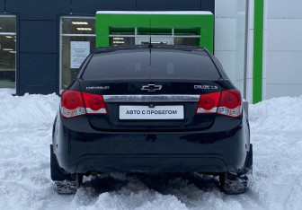 Подержанный автомобиль Chevrolet Cruze Sedan 2011 года (6 фото)
