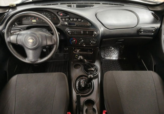 Подержанный автомобиль Chevrolet Niva 2013 года (8 фото)