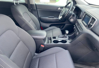 Подержанный автомобиль Kia Sportage 2018 года (10 фото)